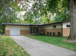 70 Longwood Dr, Canton, IL 61520