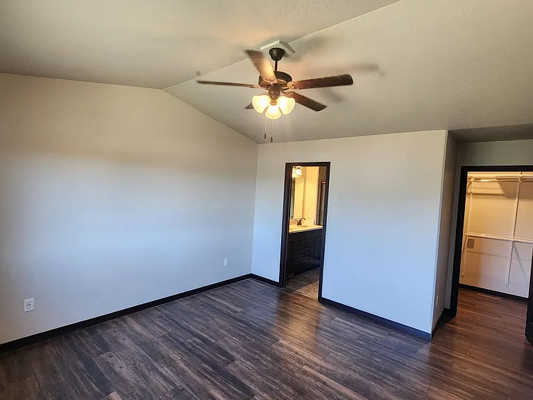 557 Mace Dr — Photo 10