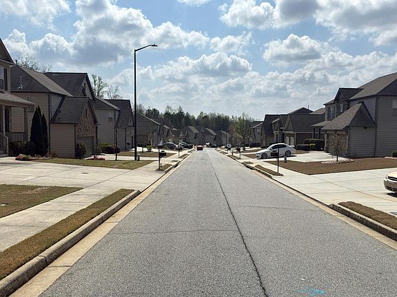 4th image of 2748 Bluestone Dr SW