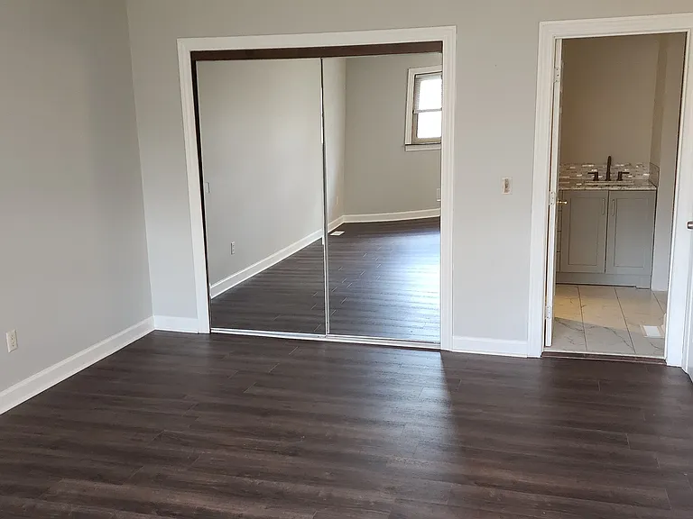 318 Old Spring Ct — Photo 17