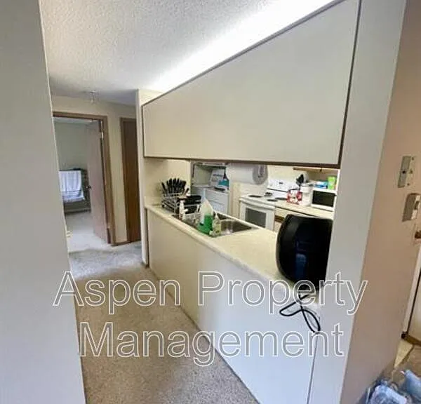 808 Benton Dr #12 — Photo 3