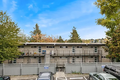 Catalina Apartments Photo 1