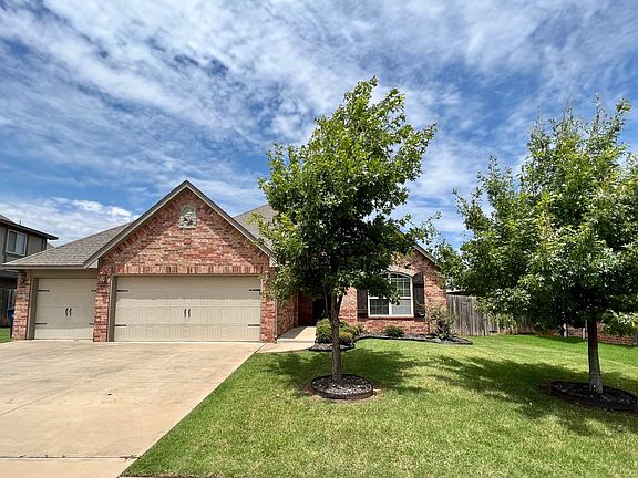 3rd image of 5709 Saint James Pl