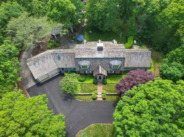 101 Two Ponds Road, Falmouth, MA 02540