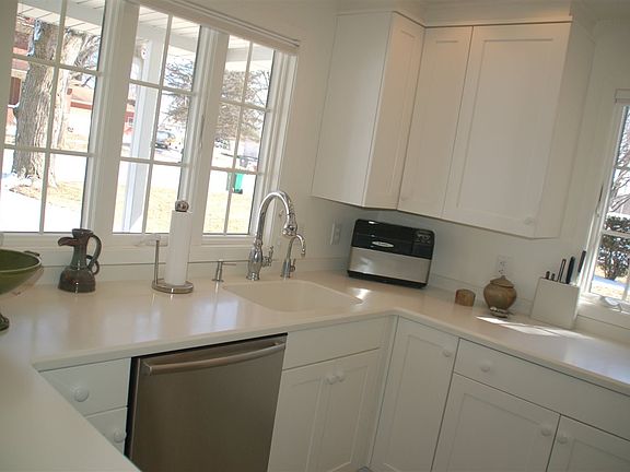 5th image of 526 5th Ave SE