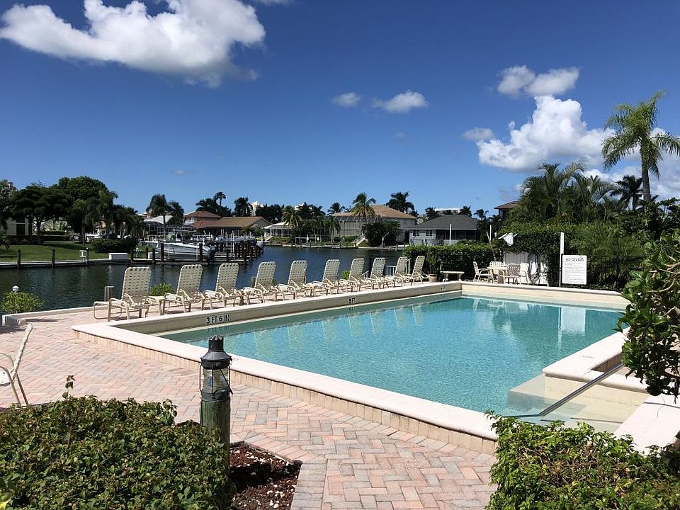 2nd image of 848 Collier Ct APT 406