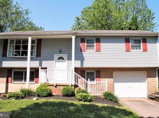 457 Pleasant View Rd, New Cumberland, PA 17070