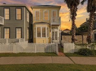1607 Market St, Galveston, TX 77550