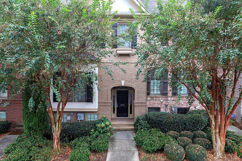 4 bed, 3.5 bath, 3058 sqft, $3,200 — Photo 1