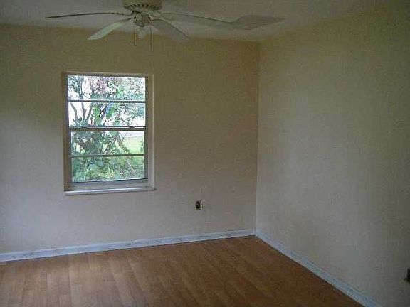 4th image of 275 4th St