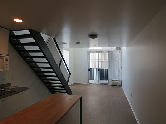 3rd image of 750 11th Ave Unit 102