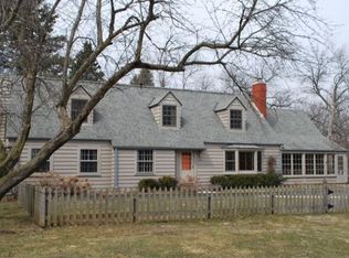 2425 Thornapple Ln, Brookfield, WI 53005