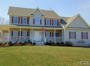 25 Vellview Ct, Pine Bush, NY 12566