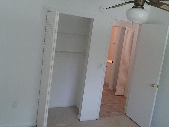 5th image of 3940 Bennett Ln APT C