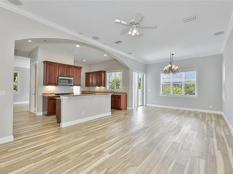 6573 Simone Shores Cir — Photo 9