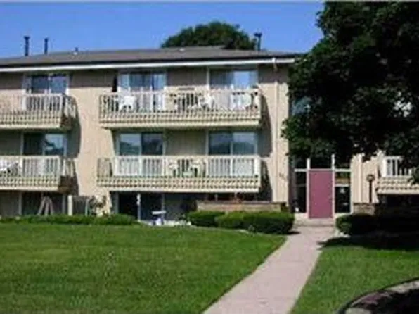2615 Ridgecroft Dr SE APT 301, Kentwood, MI 49546