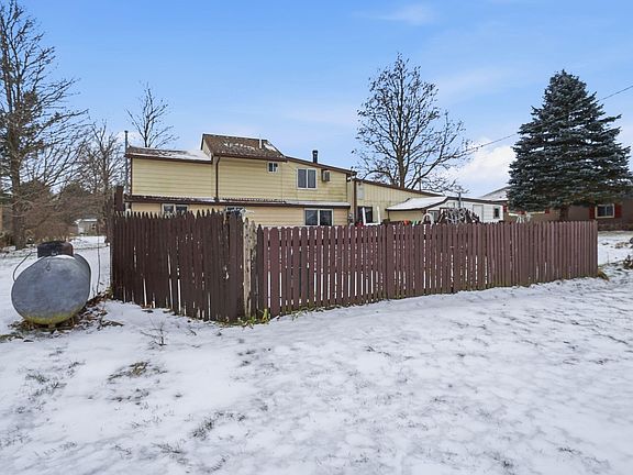 3rd image of 6179 Falkenbury Rd