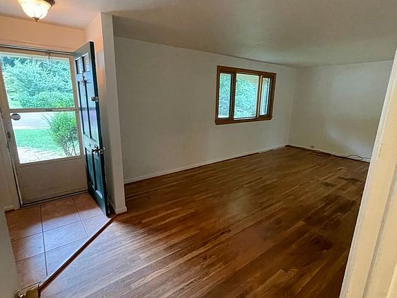 5th image of 5124 Richardson Dr