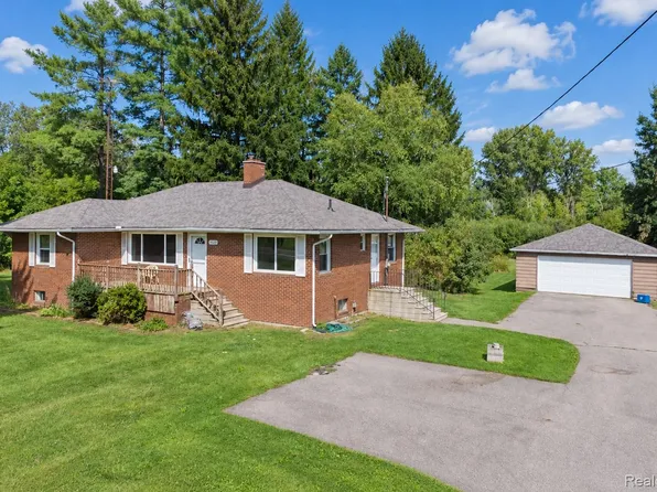 2432 W Farrand Rd, Clio, MI 48420