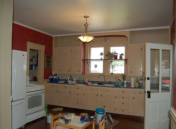 2nd image of 306 W Center St