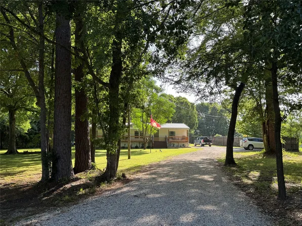 45 Arizona Ln, Huntsville, TX 77320