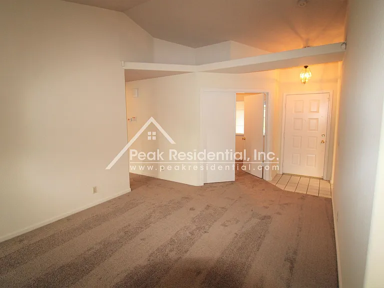 1024 Moreno Way — Photo 3