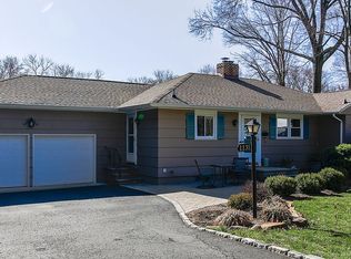 1131 Wyoming Dr, Mountainside, NJ 07092