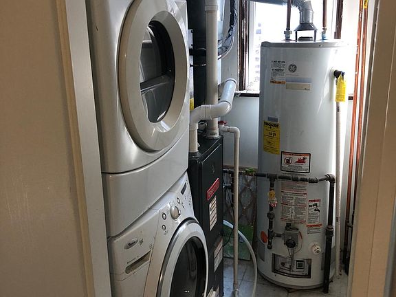 5th image of 1455 N Washtenaw Ave APT 2F