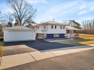 4929 Cross St, Downers Grove, IL