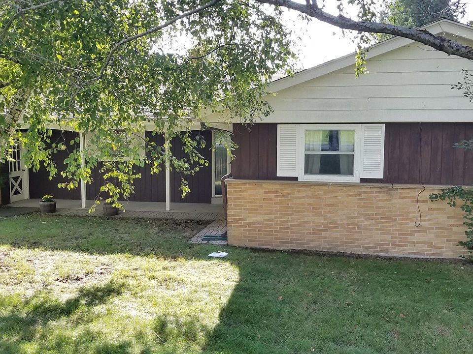 1st image of 1905 Cedar Dr