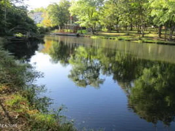 9007 Cherokee Trl, Crossville, TN 38572