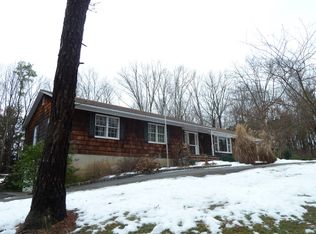 9 Benton Rd, Columbia, NJ 07832