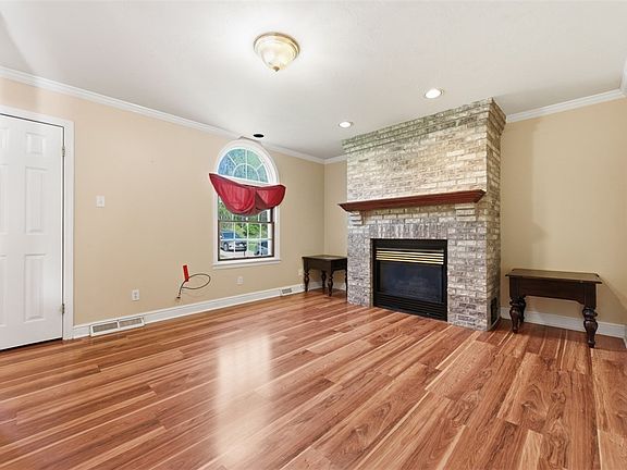 4th image of 2346 Nicholson Rd