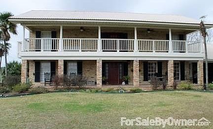 Front View
						:
						Full porches on top/bottom