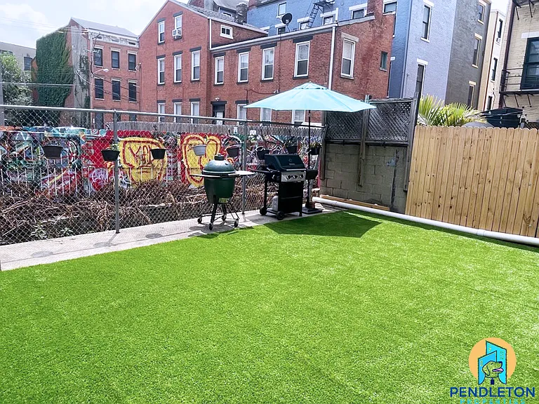 521 E 13th St #4 — Photo 11