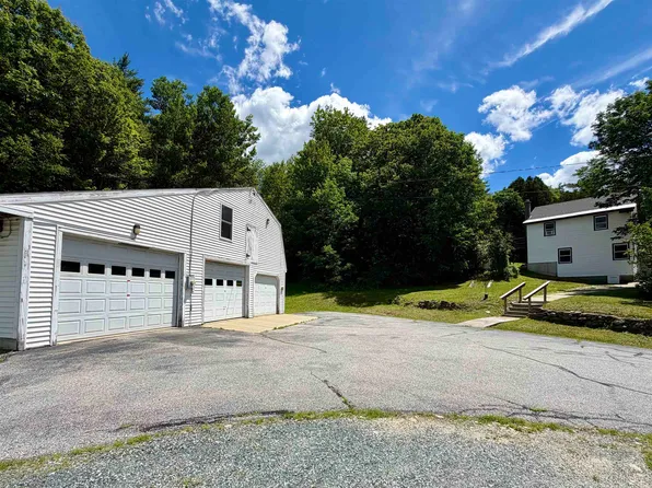 892 South Main Street, Newport, NH 03773