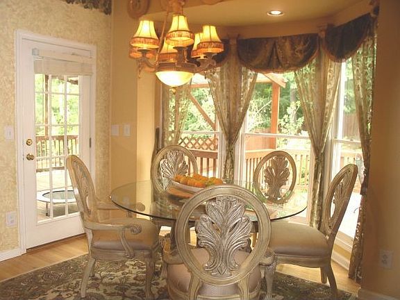 Breakfast room