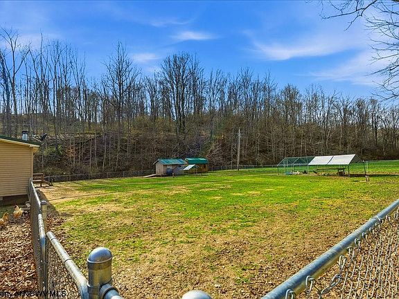 4th image of 233 Harron Run Rd