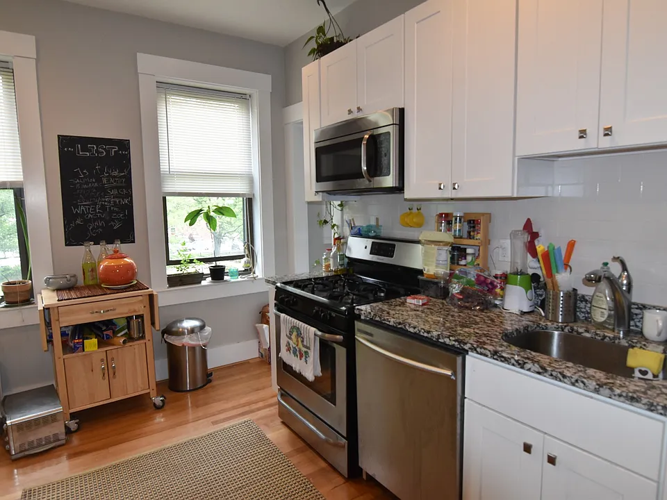 9 Greenway Ct #1