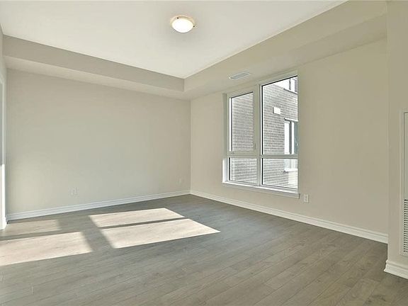 5th image of 150 Oak Park Blvd #422