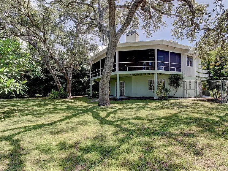 5828 Oakhurst Dr — Photo 22