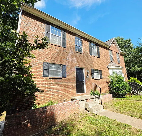 1423 Shiloh Way NW — Photo 2