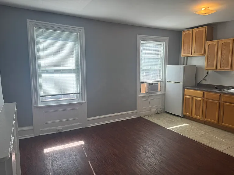 734 S 20th St #2F — Photo 4
