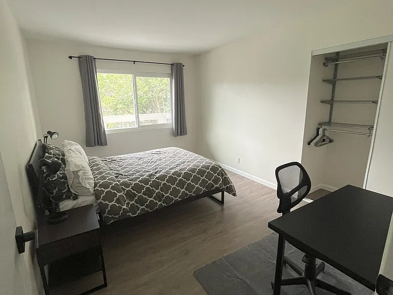 Bedroom 2 (Full bed)