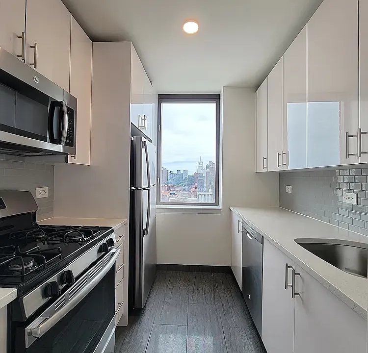 520 W 43rd St #28D