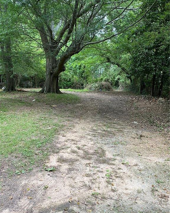2nd image of 105 Church St Lot 0