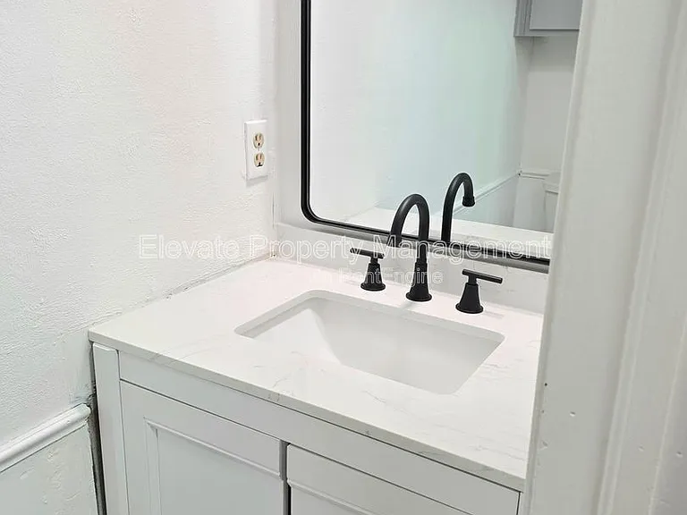 524 Westwood Ct — Photo 6