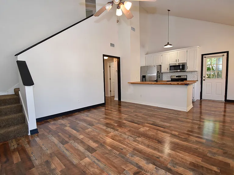 1173 Christpher Ln — Photo 3