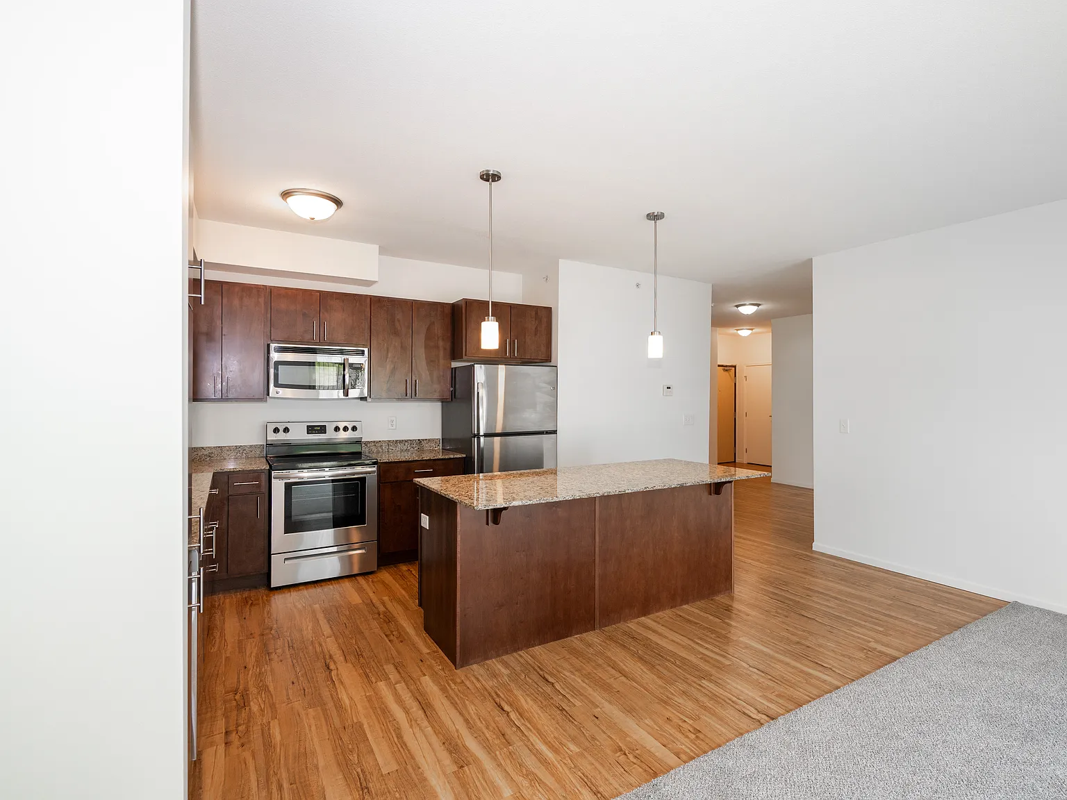 Cascade Apartments — Photo 1