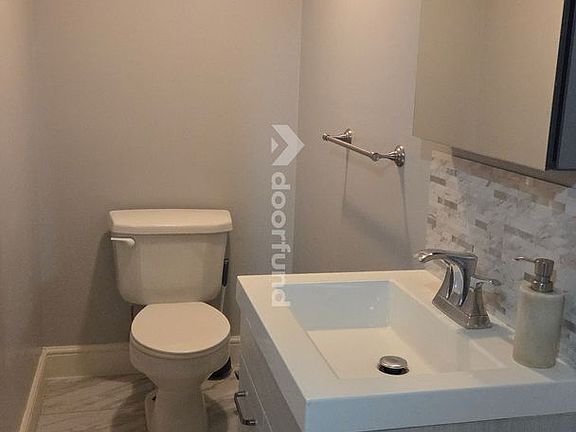 5th image of 133 Green St #2